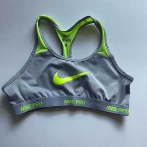 nike pro sports bra